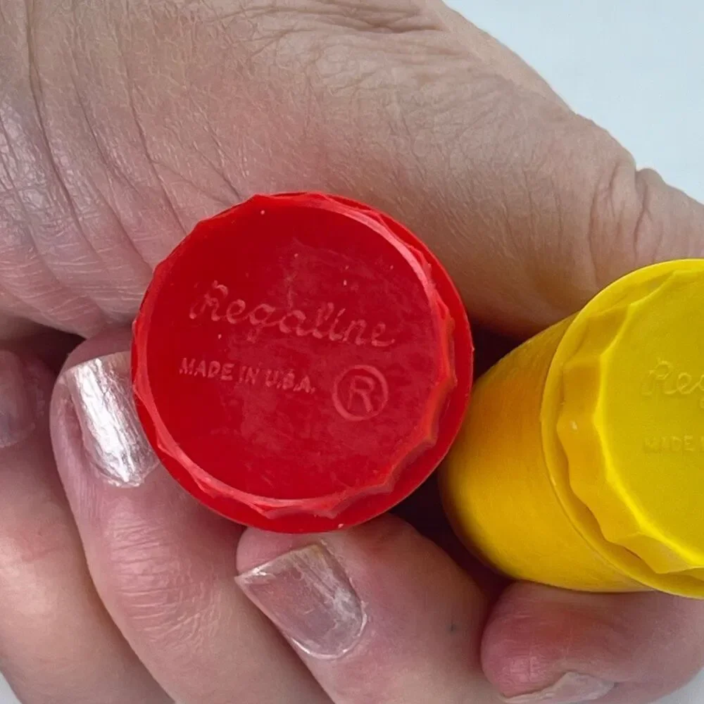 Vintage Midcentury Regaline USA mini salt n pepper shakers.